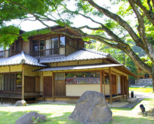 箱根の旅館の和食堂の外観